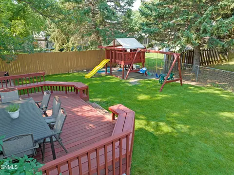 Exterior - 1506 Omaha Dr, Bismarck, ND 58504 photo 4 of 47
