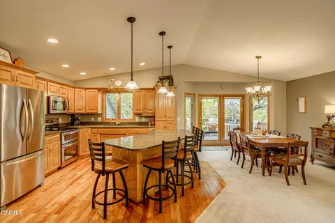 Kitchen - 1506 Omaha Dr, Bismarck, ND 58504 photo 2 of 11