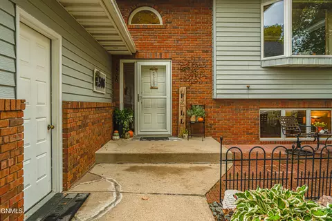 Exterior - 1506 Omaha Dr, Bismarck, ND 58504 photo 9 of 47