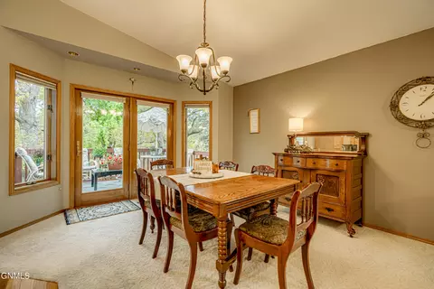 Dining - 1506 Omaha Dr, Bismarck, ND 58504 photo 4 of 4