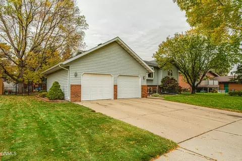 Other - 1506 Omaha Dr, Bismarck, ND 58504 photo 23 of 29