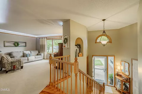 Entry Way - 1506 Omaha Dr, Bismarck, ND 58504 photo 2 of 11
