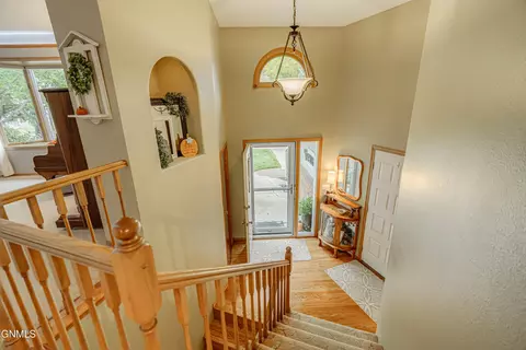 Entry Way - 1506 Omaha Dr, Bismarck, ND 58504 photo 3 of 11