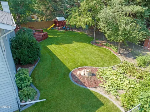 Exterior - 1506 Omaha Dr, Bismarck, ND 58504 photo 44 of 47