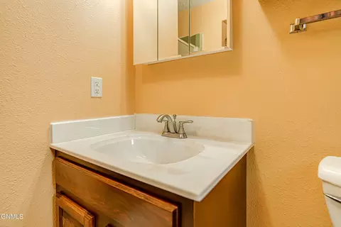 Bath - 2601 8th Ave NW, Mandan, ND 58554 photo 8 of 10