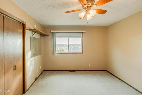 Bedroom - 2601 8th Ave NW, Mandan, ND 58554 photo 7 of 9