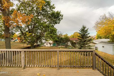 Exterior - 2601 8th Ave NW, Mandan, ND 58554 photo 17 of 21