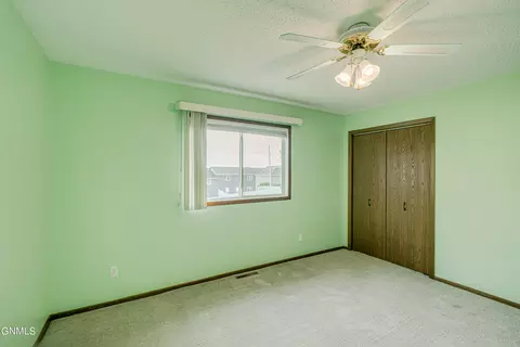 Bedroom - 2601 8th Ave NW, Mandan, ND 58554 photo 6 of 9