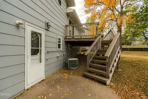 Exterior - 2601 8th Ave NW, Mandan, ND 58554 photo 14 of 21