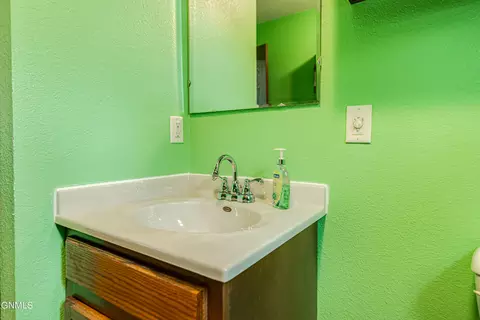 Bath - 2601 8th Ave NW, Mandan, ND 58554 photo 10 of 10