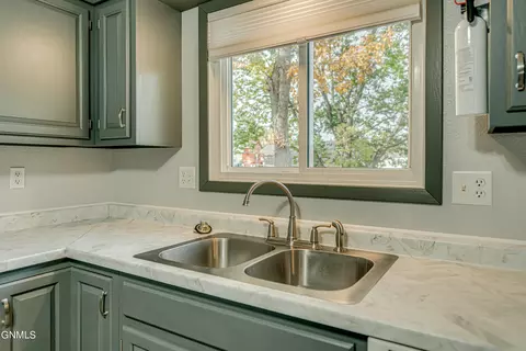 Kitchen - 2601 8th Ave NW, Mandan, ND 58554 photo 5 of 7