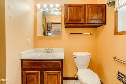 Bath - 2601 8th Ave NW, Mandan, ND 58554 photo 6 of 10