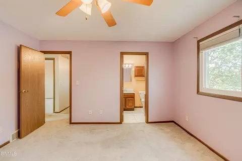 Bedroom - 2601 8th Ave NW, Mandan, ND 58554 photo 4 of 9