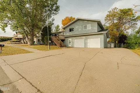 Exterior - 2601 8th Ave NW, Mandan, ND 58554 photo 6 of 21