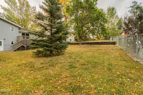 Exterior - 2601 8th Ave NW, Mandan, ND 58554 photo 11 of 21