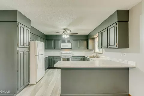 Kitchen - 2601 8th Ave NW, Mandan, ND 58554 photo 2 of 7