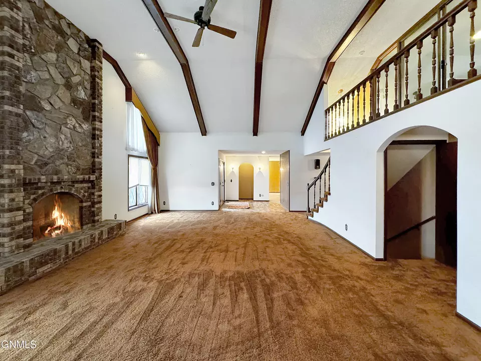 Living - 1804 Crest St, Williston, ND 58801 photo 2 of 10
