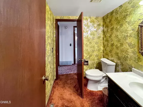 1804 Crest St, Williston, ND 58801 photo 28