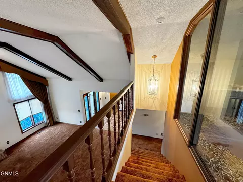 Entry Way - 1804 Crest St, Williston, ND 58801 photo 1 of 3