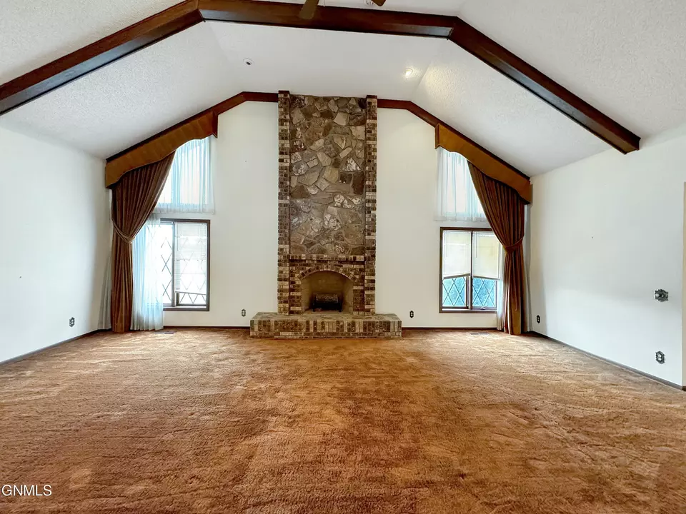 Living - 1804 Crest St, Williston, ND 58801 photo 1 of 10