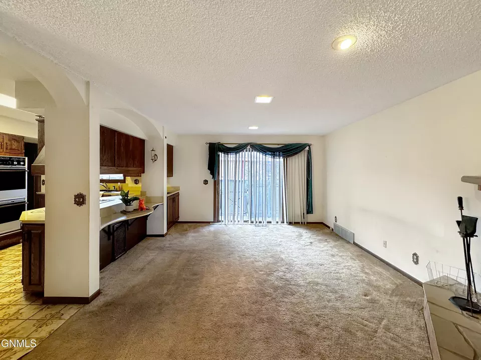 Living - 1804 Crest St, Williston, ND 58801 photo 7 of 10