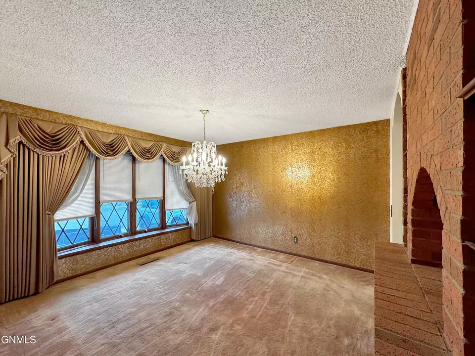 Dining - 1804 Crest St, Williston, ND 58801 photo 1 of 2