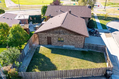 1804 Crest St, Williston, ND 58801 photo 3