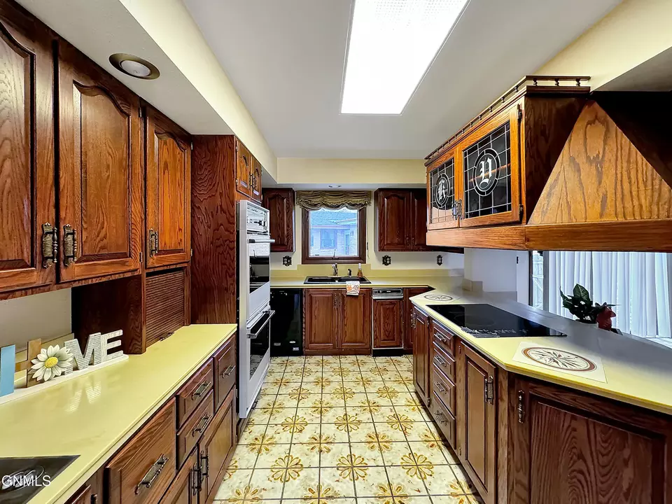 Kitchen - 1804 Crest St, Williston, ND 58801 photo 1 of 3
