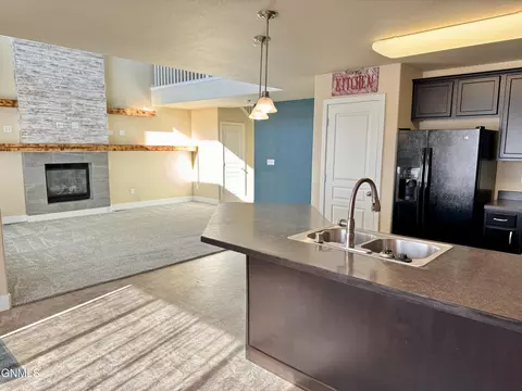 3407 33rd St W, Williston, ND 58801 photo 7