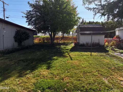 Exterior - 103 12th St NW, Mandan, ND 58554 photo 3 of 11