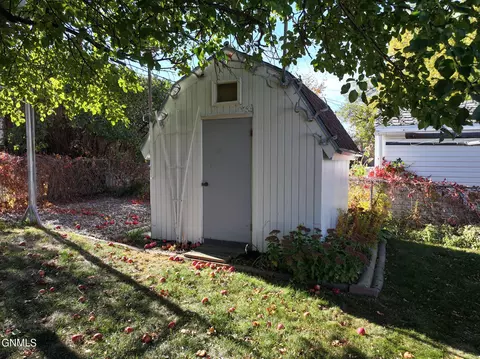 Exterior - 103 12th St NW, Mandan, ND 58554 photo 7 of 11