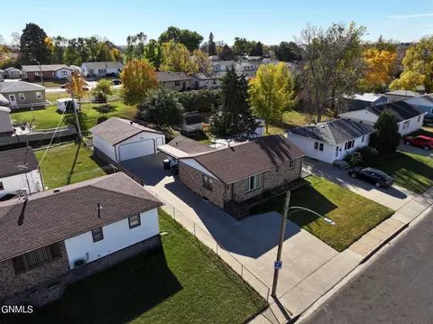 View/Area - 103 12th St NW, Mandan, ND 58554 photo 1 of 3