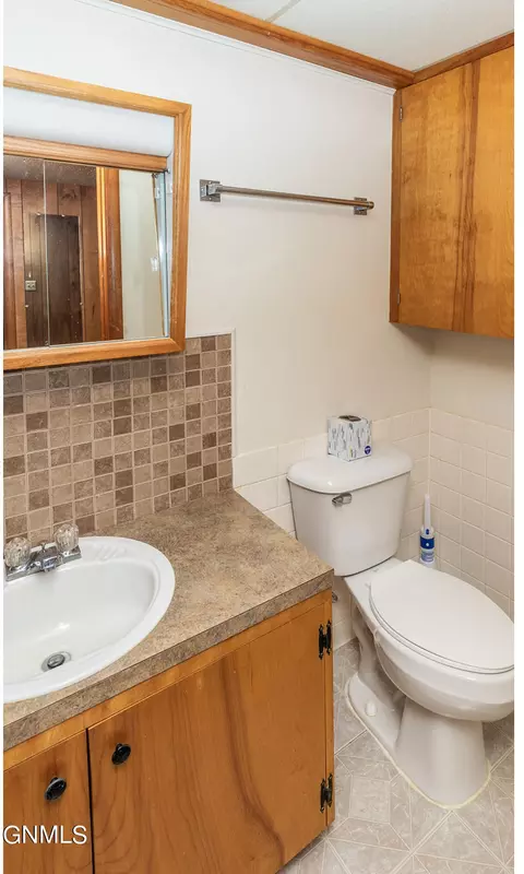 Bath - 103 12th St NW, Mandan, ND 58554 photo 1 of 3