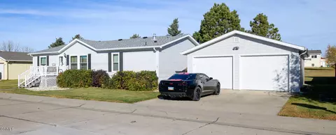 5108 Redcoat Loop, Bismarck, ND 58503