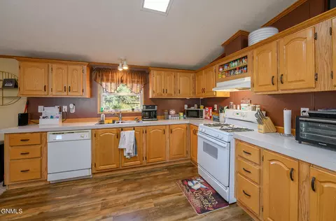 5108 Redcoat Loop, Bismarck, ND 58503 photo 4