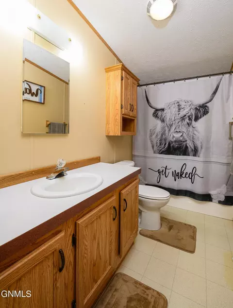 5108 Redcoat Loop, Bismarck, ND 58503 photo 12