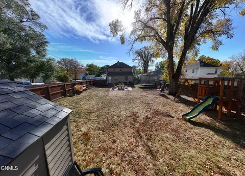 1008 C Ave E, Bismarck, ND 58501 photo 25