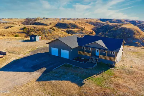 Exterior - 13160 131 R Bnd NW, Williston, ND 58801 photo 25 of 30