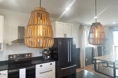 Kitchen - 13160 131 R Bnd NW, Williston, ND 58801 photo 8 of 10