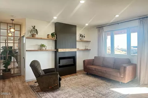 Living - 13160 131 R Bnd NW, Williston, ND 58801 photo 2 of 2
