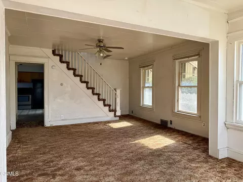 518 8th Ave W, Williston, ND 58801 photo 2