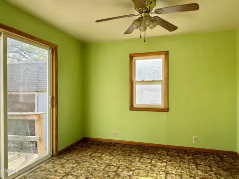 518 8th Ave W, Williston, ND 58801 photo 8