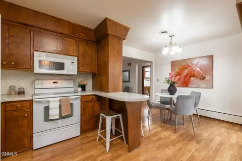 1026 Summit Blvd, Bismarck, ND 58504 photo 8