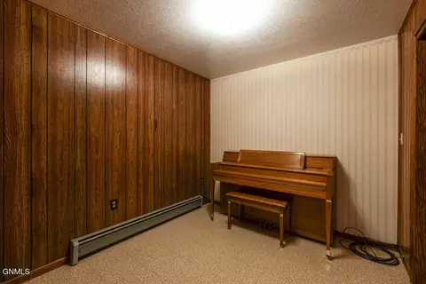 1026 Summit Blvd, Bismarck, ND 58504 photo 20