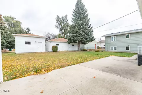 1026 Summit Blvd, Bismarck, ND 58504 photo 33