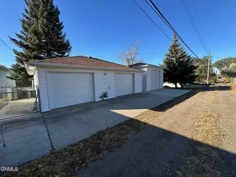 1026 Summit Blvd, Bismarck, ND 58504 photo 34