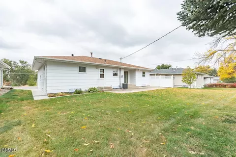 1026 Summit Blvd, Bismarck, ND 58504 photo 32