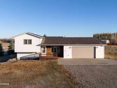 7700 22nd Ave SE, Bismarck, ND 58504 photo 2