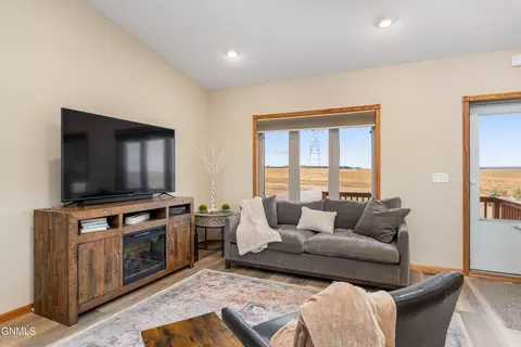 7700 22nd Ave SE, Bismarck, ND 58504 photo 10