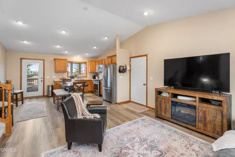 7700 22nd Ave SE, Bismarck, ND 58504 photo 11